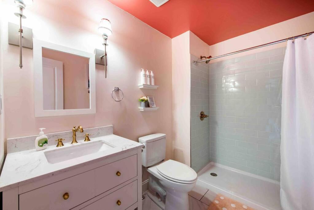 Blush And Bashful Germantown Two Bedroom Apartment Луїсвілл Екстер'єр фото